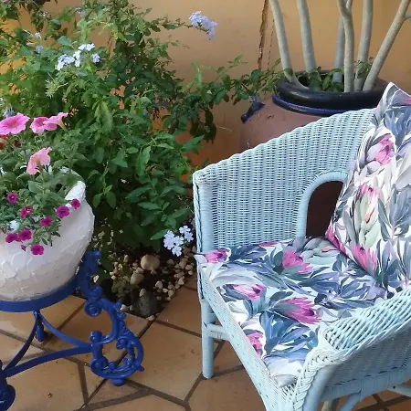 Guest house Casa De Las Floras *